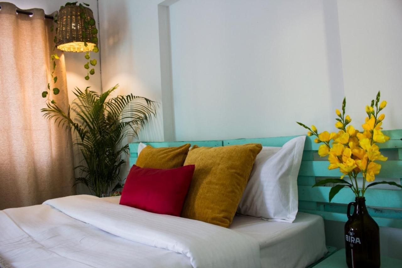 Turquoiise House Hotel Morjim Bagian luar foto