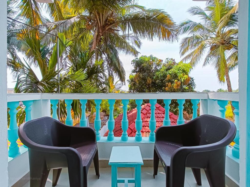 Turquoiise House Hotel Morjim Bagian luar foto