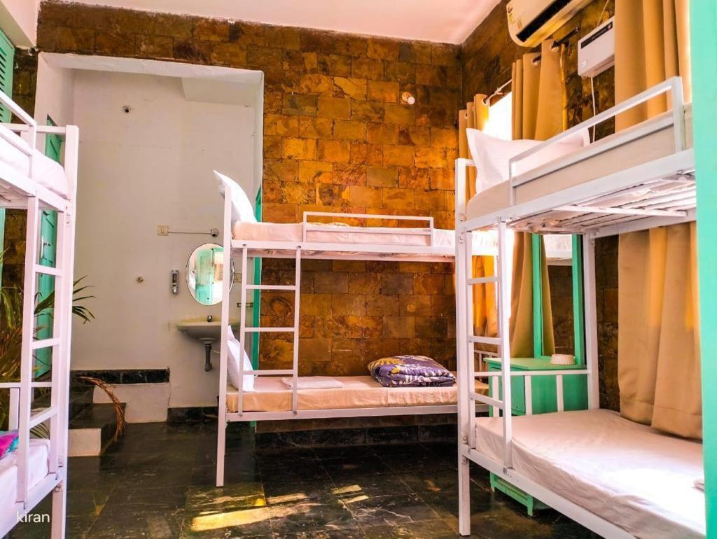 Turquoiise House Hotel Morjim Bagian luar foto
