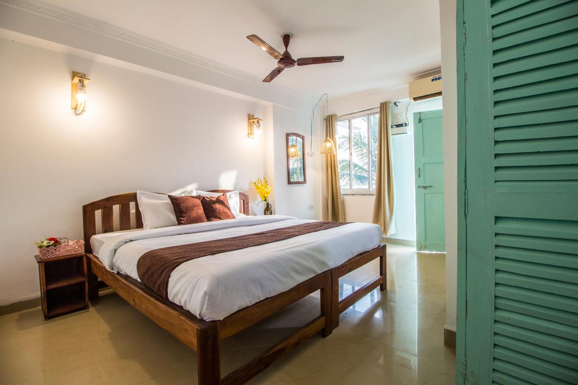 Turquoiise House Hotel Morjim Bagian luar foto