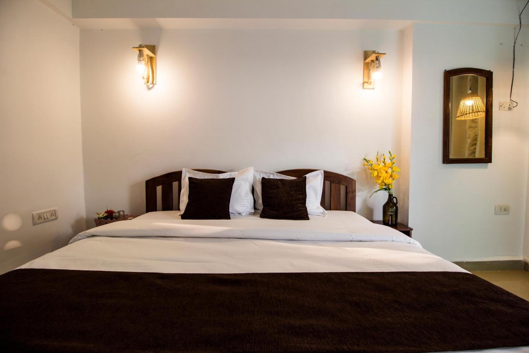Turquoiise House Hotel Morjim Bagian luar foto