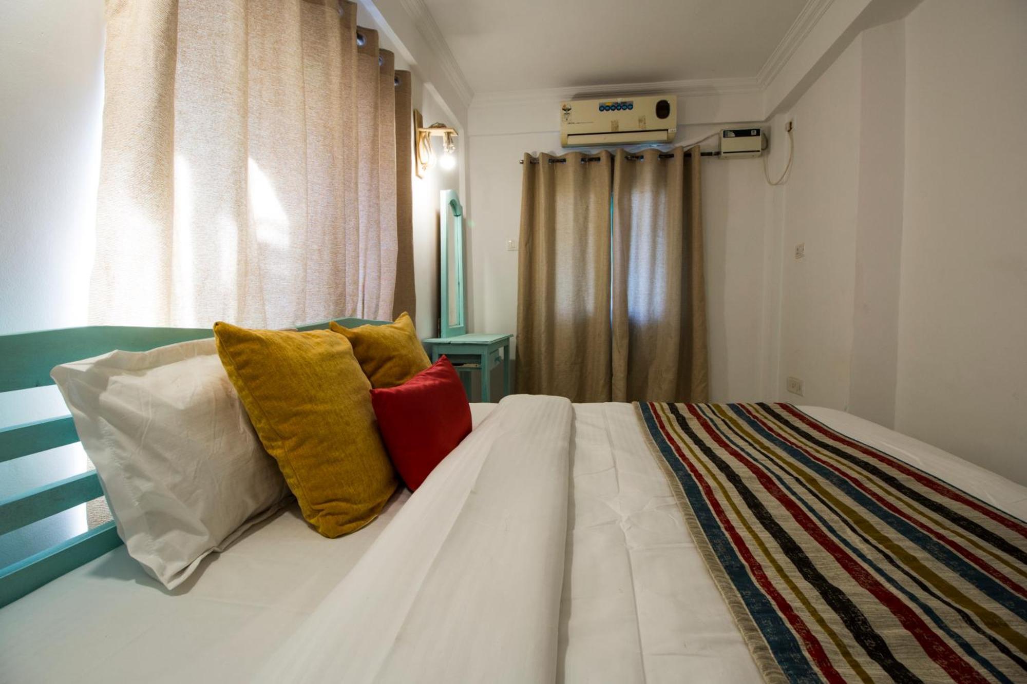 Turquoiise House Hotel Morjim Bagian luar foto
