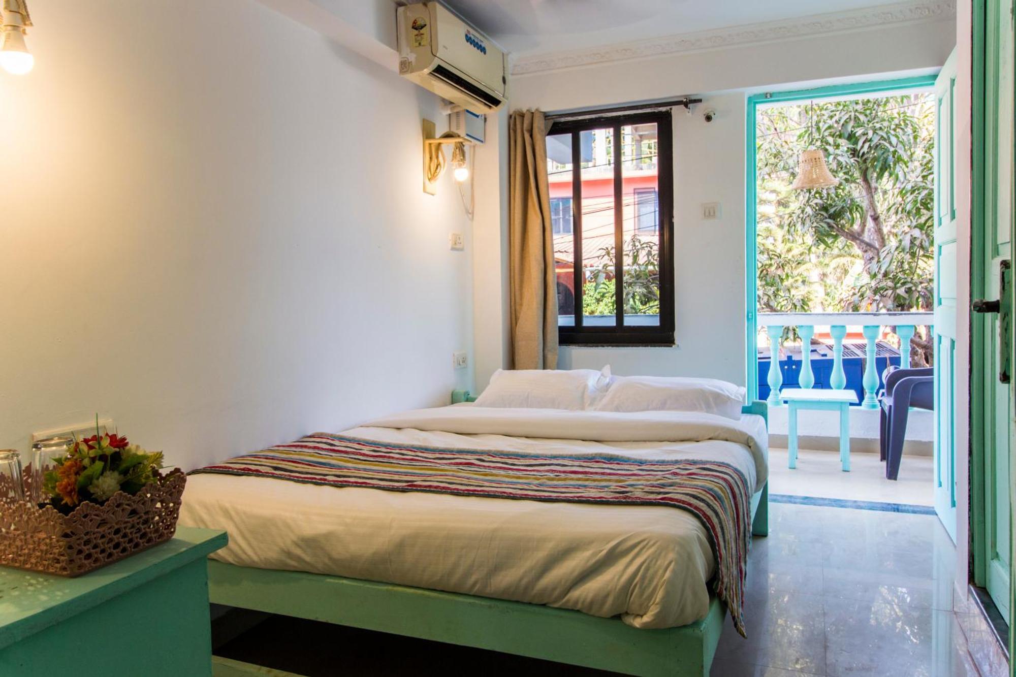 Turquoiise House Hotel Morjim Bagian luar foto