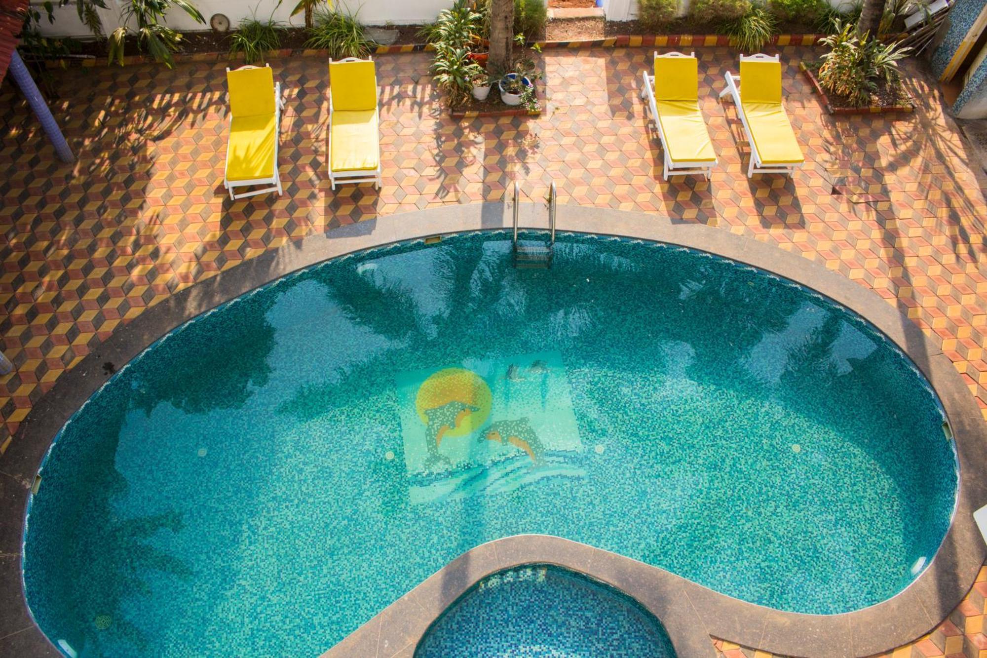 Turquoiise House Hotel Morjim Bagian luar foto