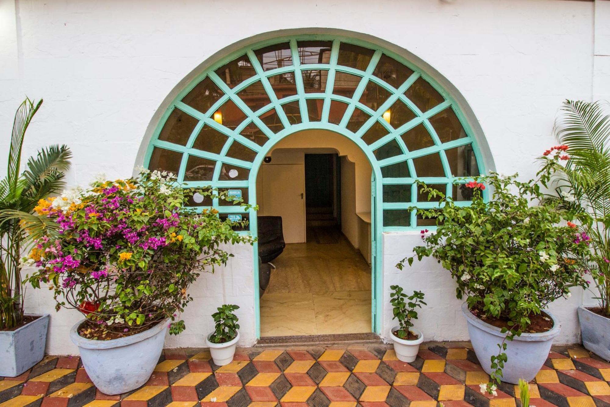 Turquoiise House Hotel Morjim Bagian luar foto
